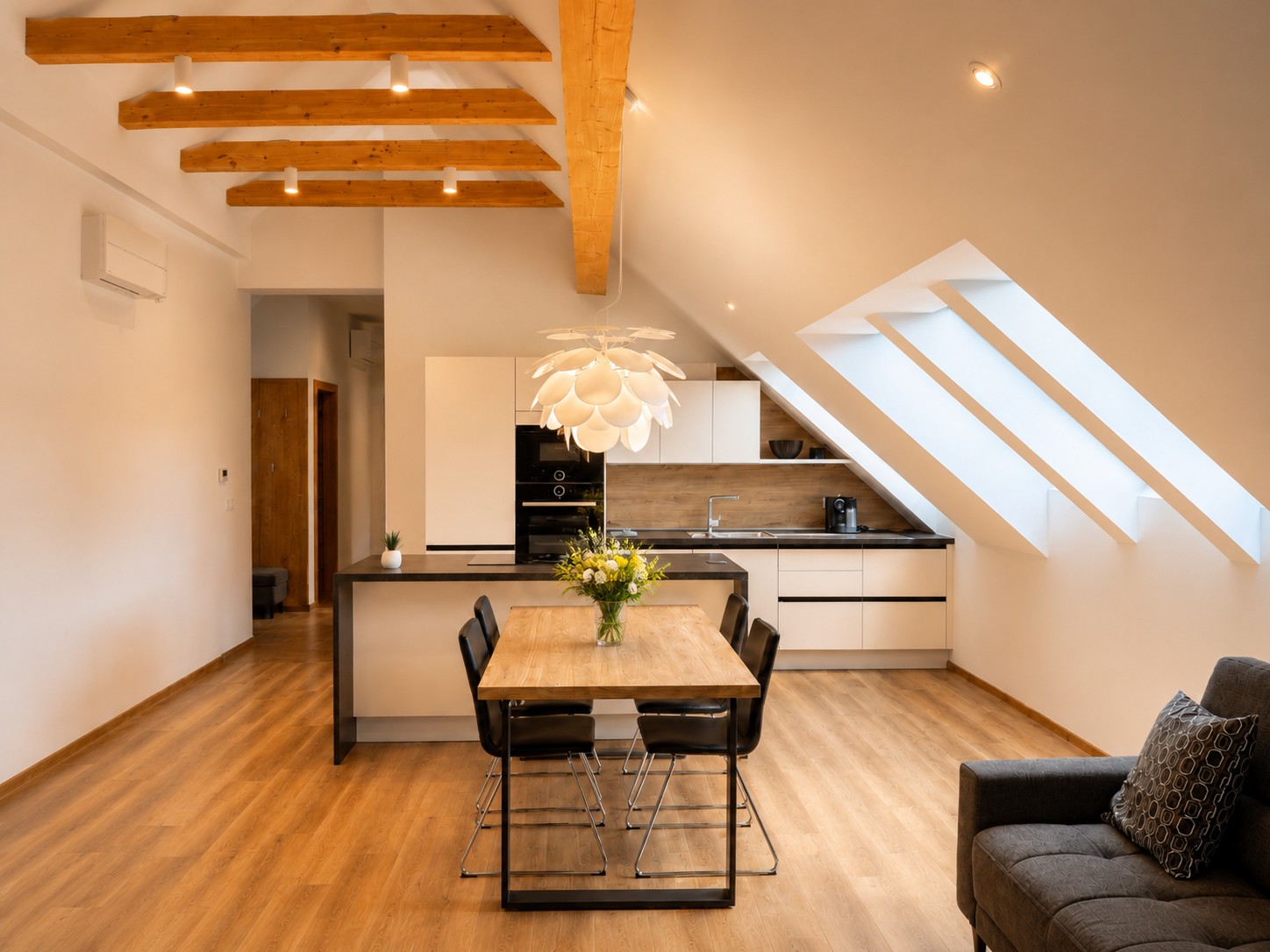 AP6: Second view of living area